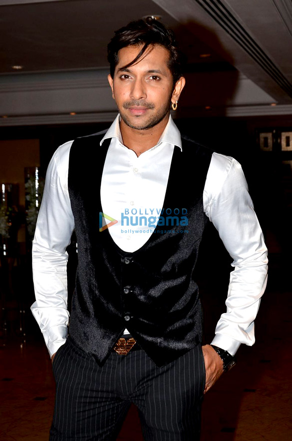 celebs grace the launch of the book no one has to know 20