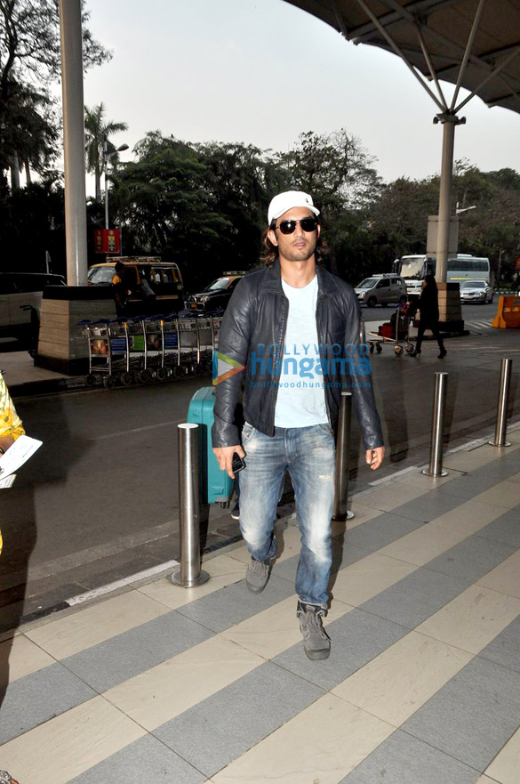 sushant singh rajput javed akhtar snapped at the airport 4