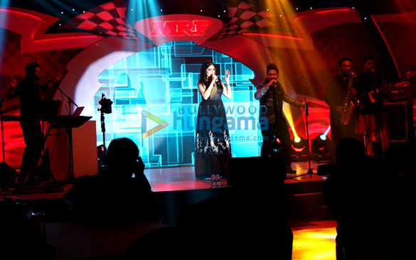 sona mohapatra performs for the international f1 team 9
