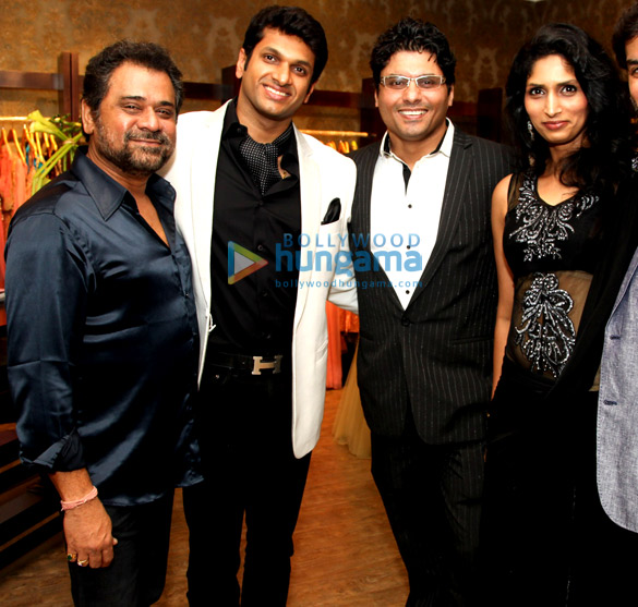 anil kapoor surveen chawla anees bazmee visited libas store in dubai 4