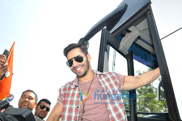 varun dhawan snapped on lonavla highway 4