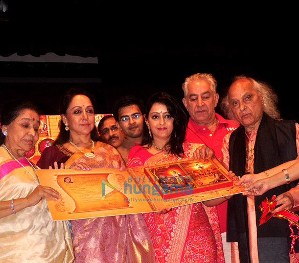 launch of dr veena mundhras album shri hari vani git 2