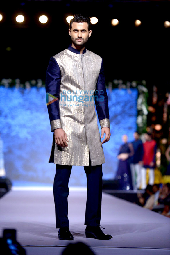 aamir khan sonakshi sinha walk at cpaas fashion show 12