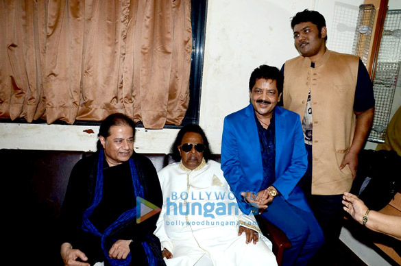ravindra jain celebrates his 71st birthday with friends and fans 8