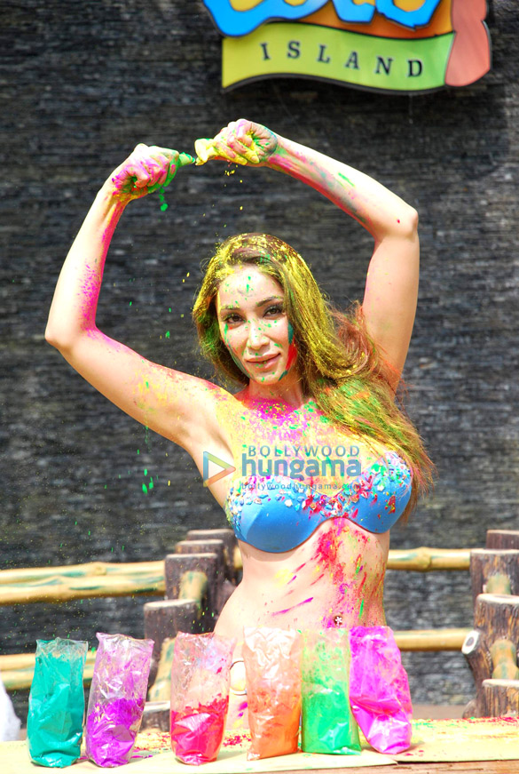sofia hayats holi photo shoot 3