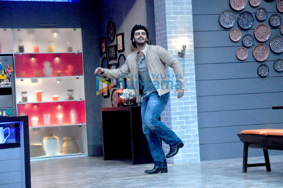 arjun kapoor at farah ki daawat cookery show 7
