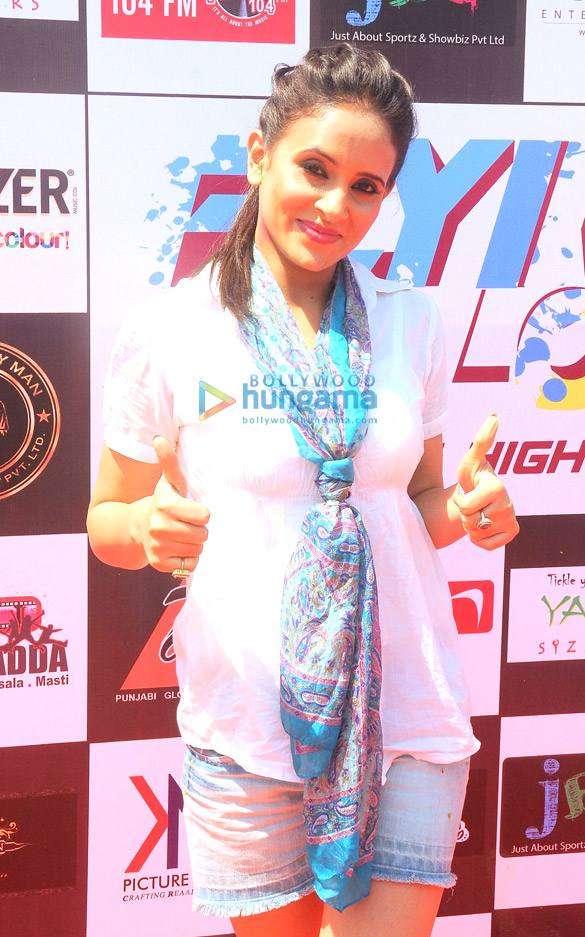 rajiv sheth monika sambyal and s k gajanans get high on holi 4