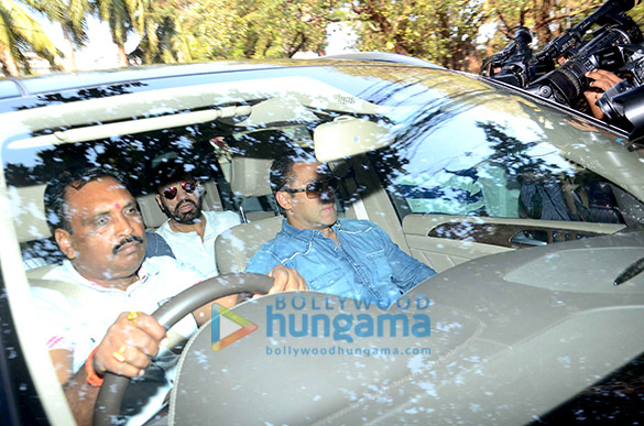 salman khan snapped outside mumbai court before his hearing 3
