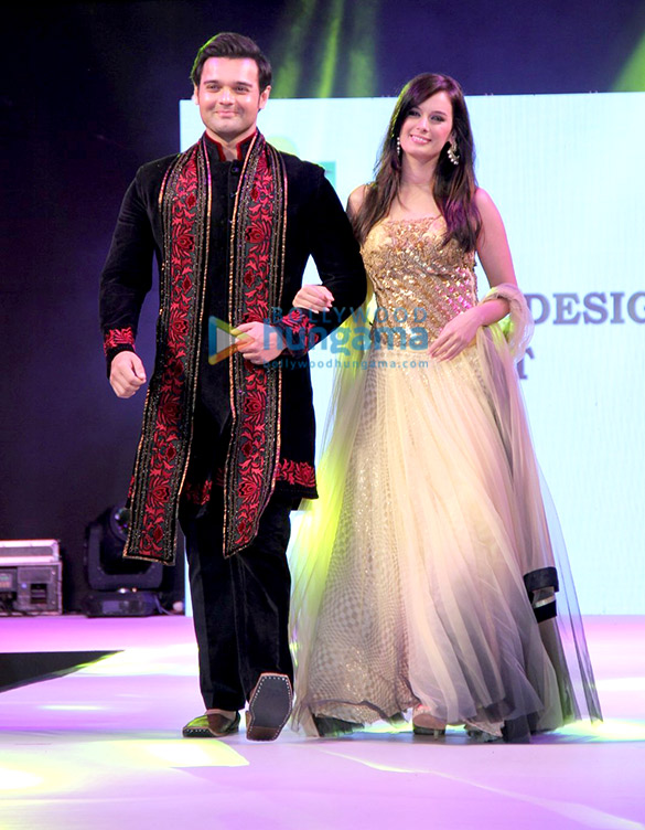designer preety agarwal showcases her collection for smile foundation charity 3