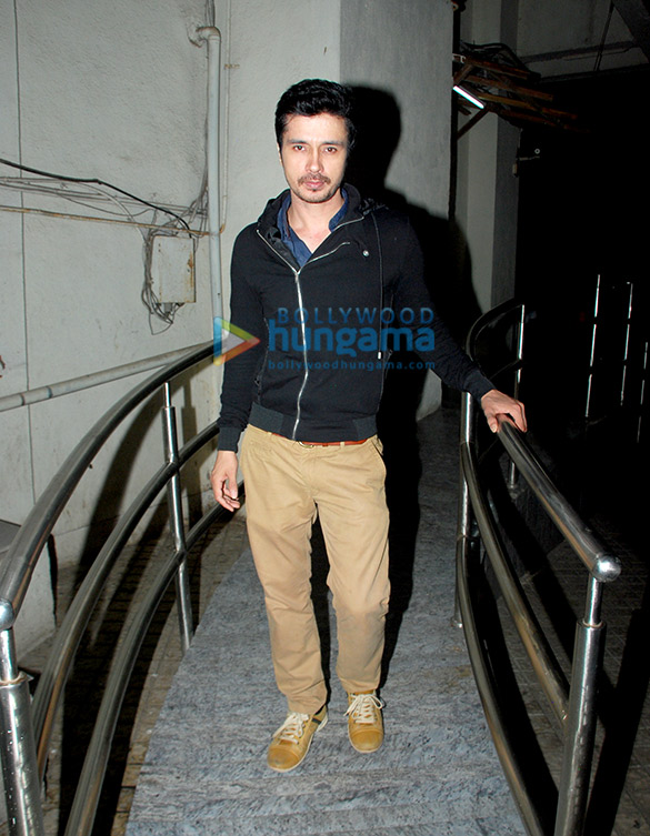 ekta kapoor and anushka sharma snapped at pvr juhu 4