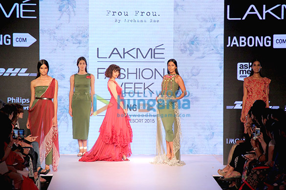 aditi rao hydari walks the ramp for frou frou at lakme fashion week 2015 2