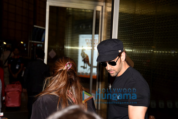 hrithik roshan leaves for maldives on family vacation 6