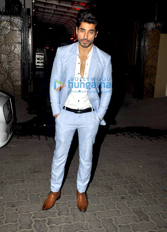 varun dhawan sushant singh rajput ranveer singh deepika padukone sushmita sen at kareem moranis birthday bash 27