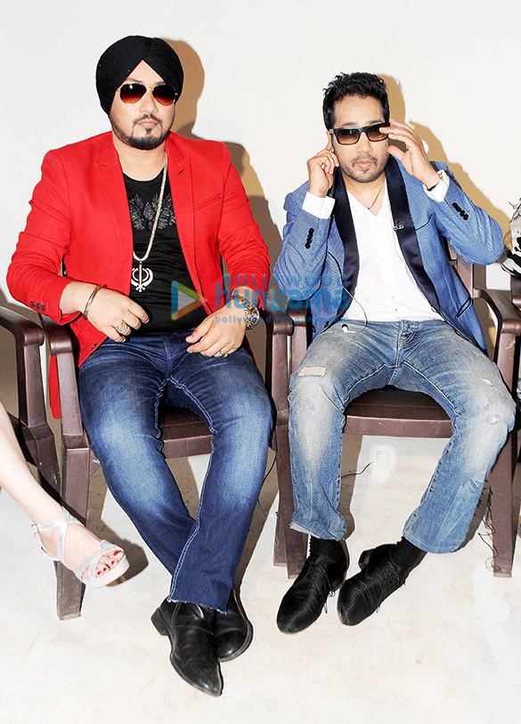mika singh others at singer dilbagh singhs photoshoot for the album bottoms up 10
