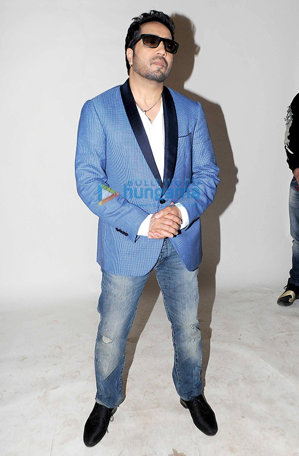 mika singh others at singer dilbagh singhs photoshoot for the album bottoms up 18