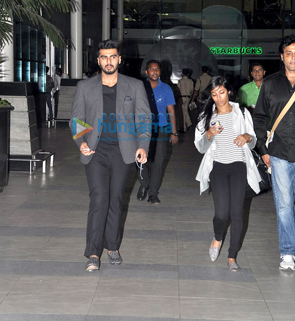 arjun kapoor snapped at the airport 2