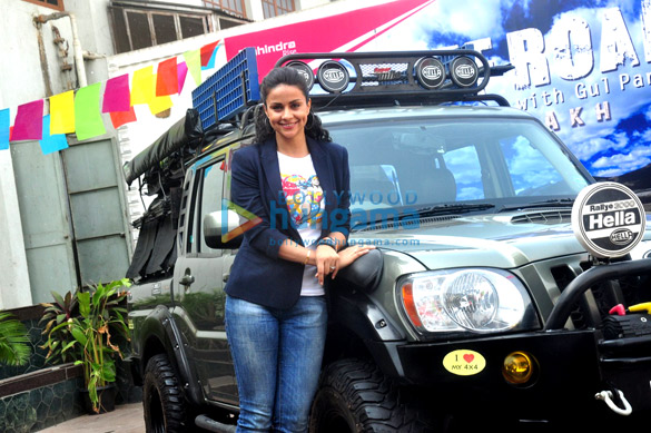 launch of mahindra discoverys off road with gul panag ladakh 4
