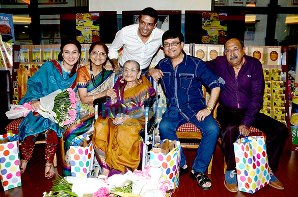 sachin pilgaonkar tinu anand at the launch of susheela pathaks book great grandmas kitchen secrets 3
