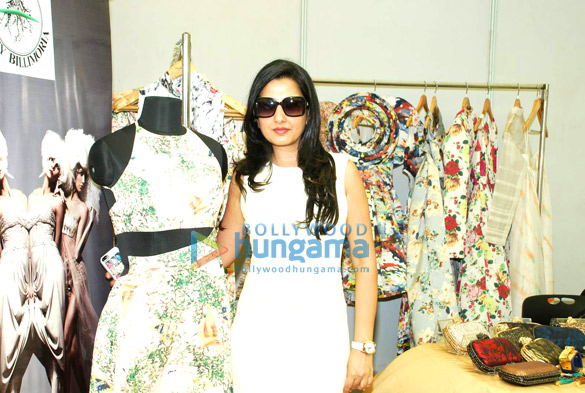 shibani dandekar natasha suri at beach princess fair 3