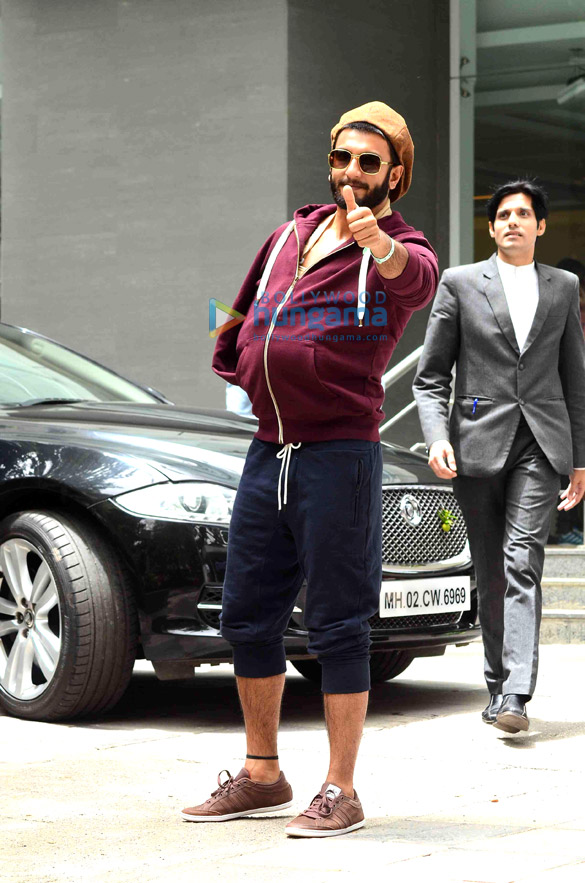 ranveer singh discharged from hospital after his surgery 7