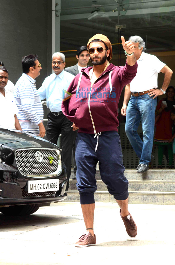 ranveer singh discharged from hospital after his surgery 4