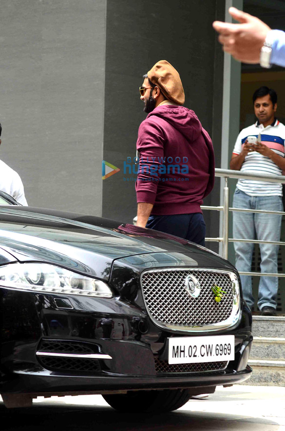ranveer singh discharged from hospital after his surgery 10