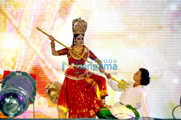 gracy singh performs for the girl child and women empowerment 6