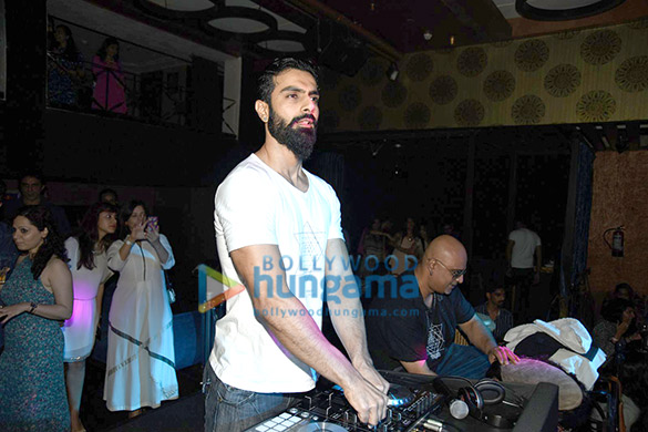 ashmit patel djs with drum boodha at bollystar dj nites 3