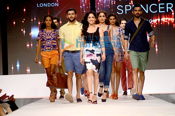 yaami gautam walks for mark spencers new collection launch 4