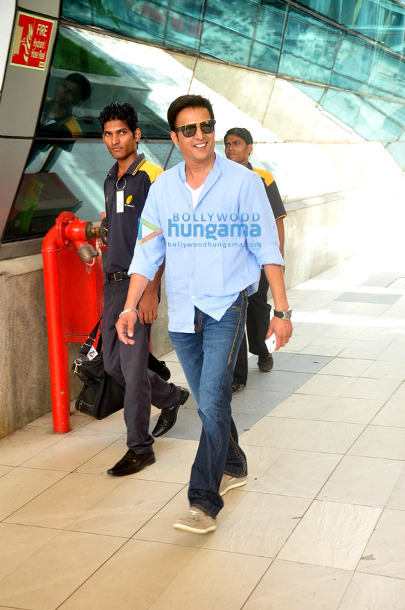 richa chadda rajkumar hirani jimmy sheirgill snapped at the domestic airport 7