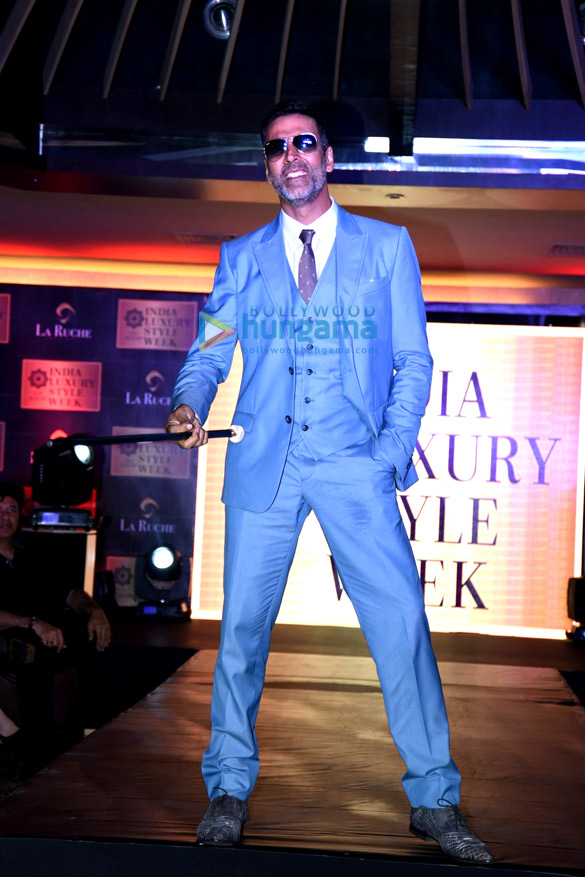 akshay kumar neil nitin mukesh grace the launch of india luxury style week 8