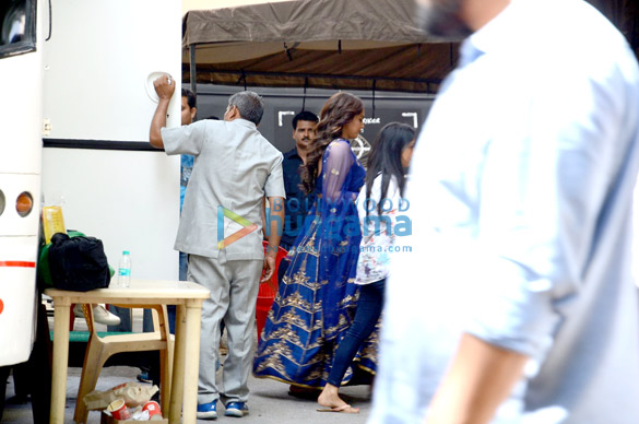sonakshi sinha snapped on the sets of a movie shoot 3
