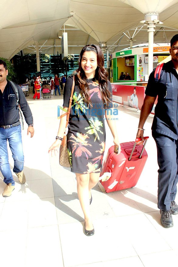 hrithik roshan arjun kapoor others snapped at the domestic airport 4