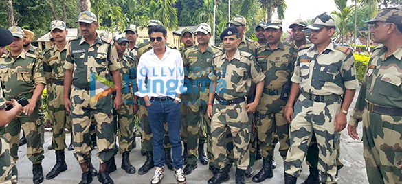 manoj bajpayee visits an army camp in siliguri 4