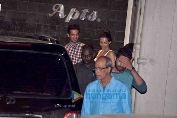 salman khan returns home on bail 17