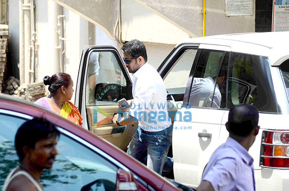 salman khan snapped leaving for the sessions court 11