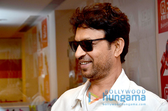 irrfan khan promotes piku at 93 5 red fm 7