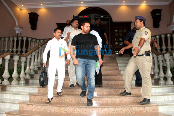 aamir khan and maharashtras cm devendra fadnavis at swacch abhiyaans launch 13