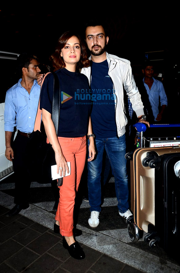 hrithik roshan sonakshi sinha and other leave for iifa 2015 12