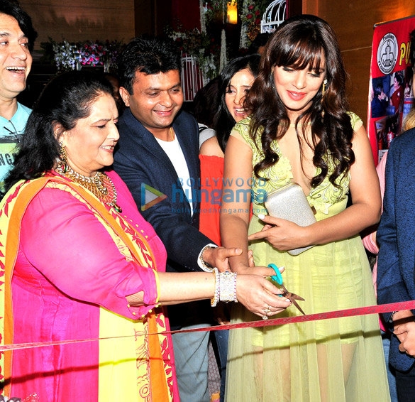 neetu chandra inaugurates rani poddars puncham bazaar 3