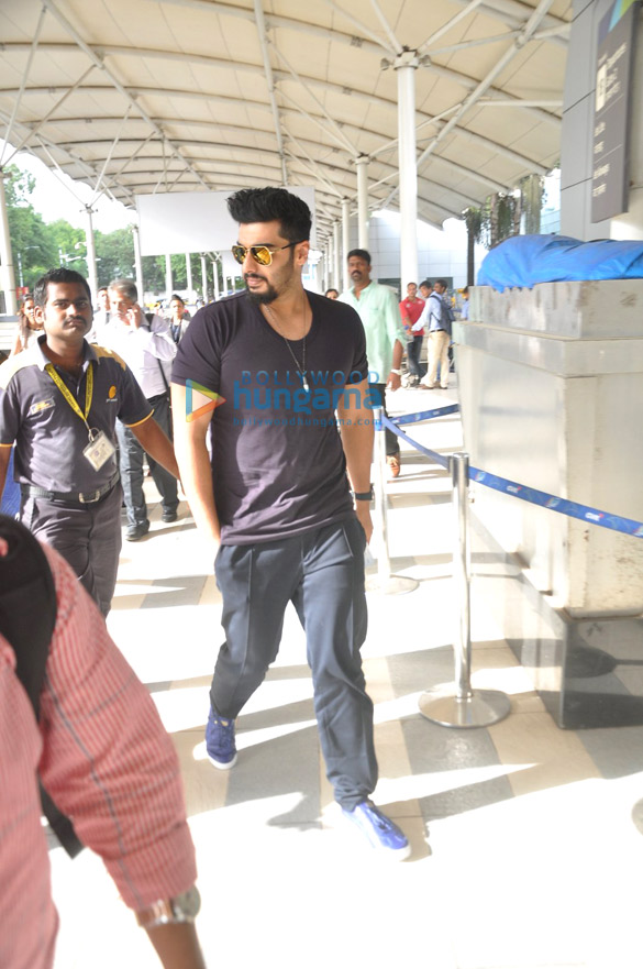 arjun kapoor snapped at the domestic airport 9
