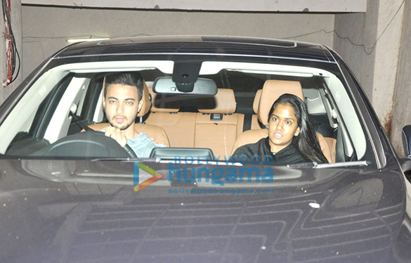 salman khan snapped with family at citylight cinema 10