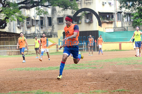 ranbir kapoor arjun kapoor snapped at football practise 6
