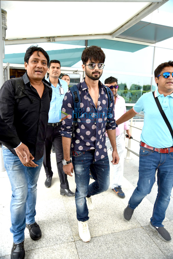 shahid kapoor lands in delhi for his wedding 6