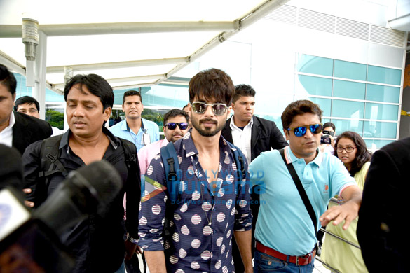 shahid kapoor lands in delhi for his wedding 10