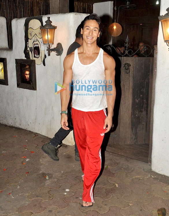 tiger shroff snapped at hakim aalims salon 3