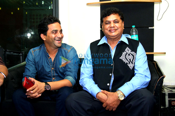 mika singh records a song for the biopic on anna hazare titled anna 6