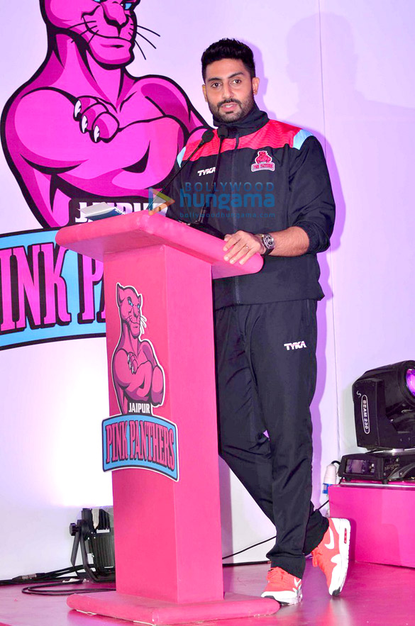 abhishek bachchan at pink panthers pro kabaddi media meet 7