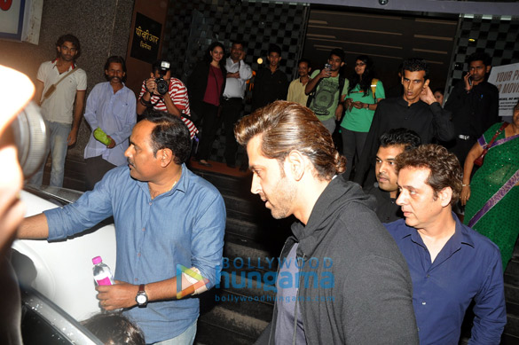 hrithik roshan snapped with kids post a screening of inside out 6