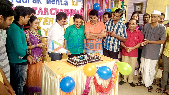 cast of the tv show taarak mehta ka ooltah chashmah celebrate the completion of 7 year 3